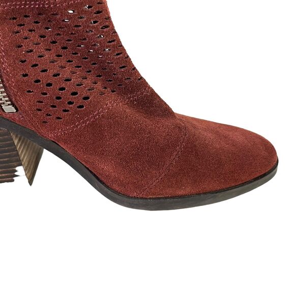 Lucky Brand Ramses Womens Suede Block Heel Ankle Perforated Booties Boots sz 8 - Picture 2 of 16